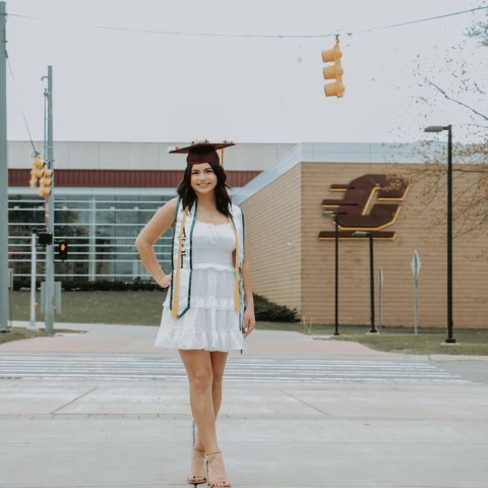 Meet your Posher, Adriana